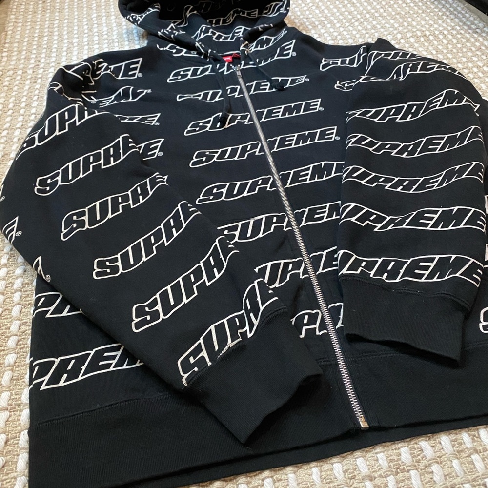 Men’s Supreme Zip-Up - Picture 2 of 4
